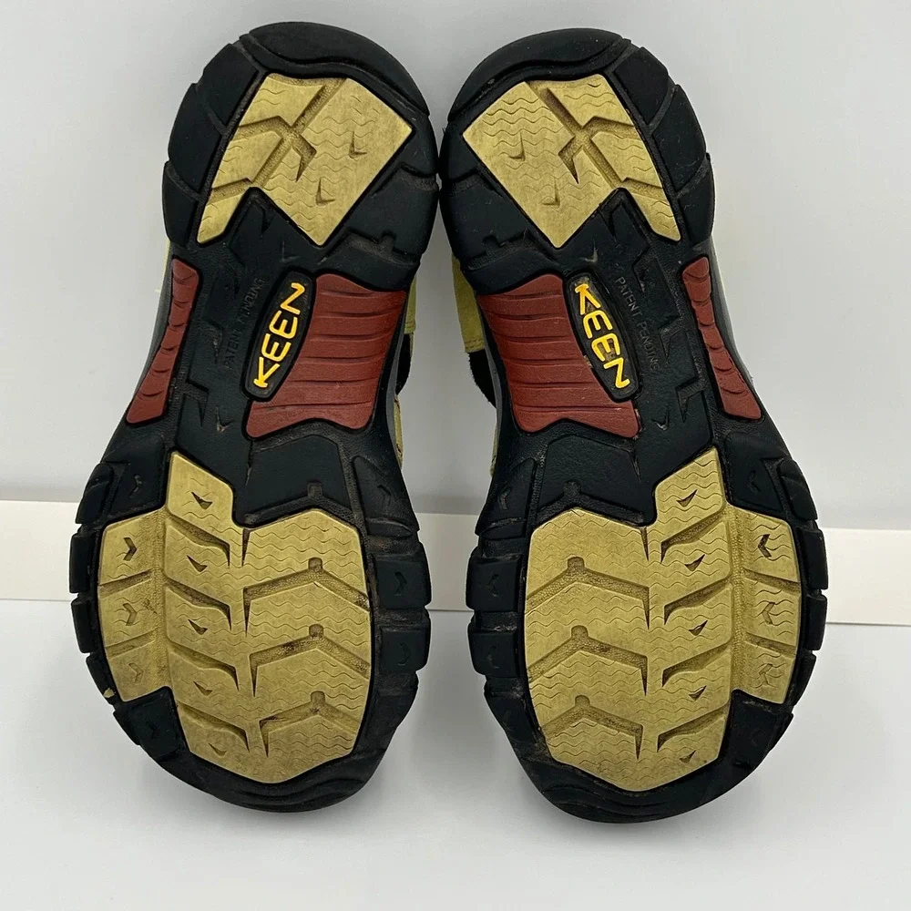 Keen Newport H2 Sandals Mens Size 8.5 Waterproof Hiking Outdoor Water Shoes Tan